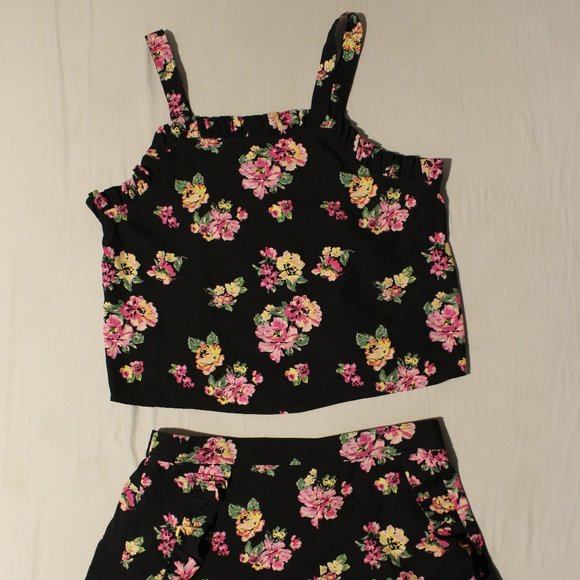 Flowery Pattern 2-Piece Set - Picture 2 of 3